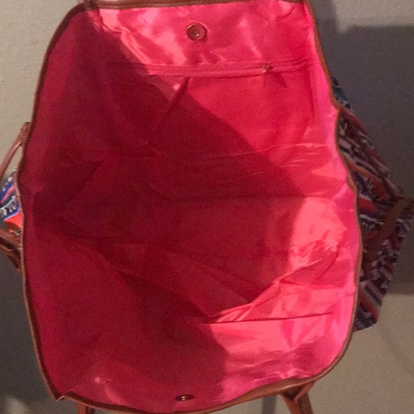 Serape Bag (NWOT) Comes in clear plastic cover. - Picture 4 of 7